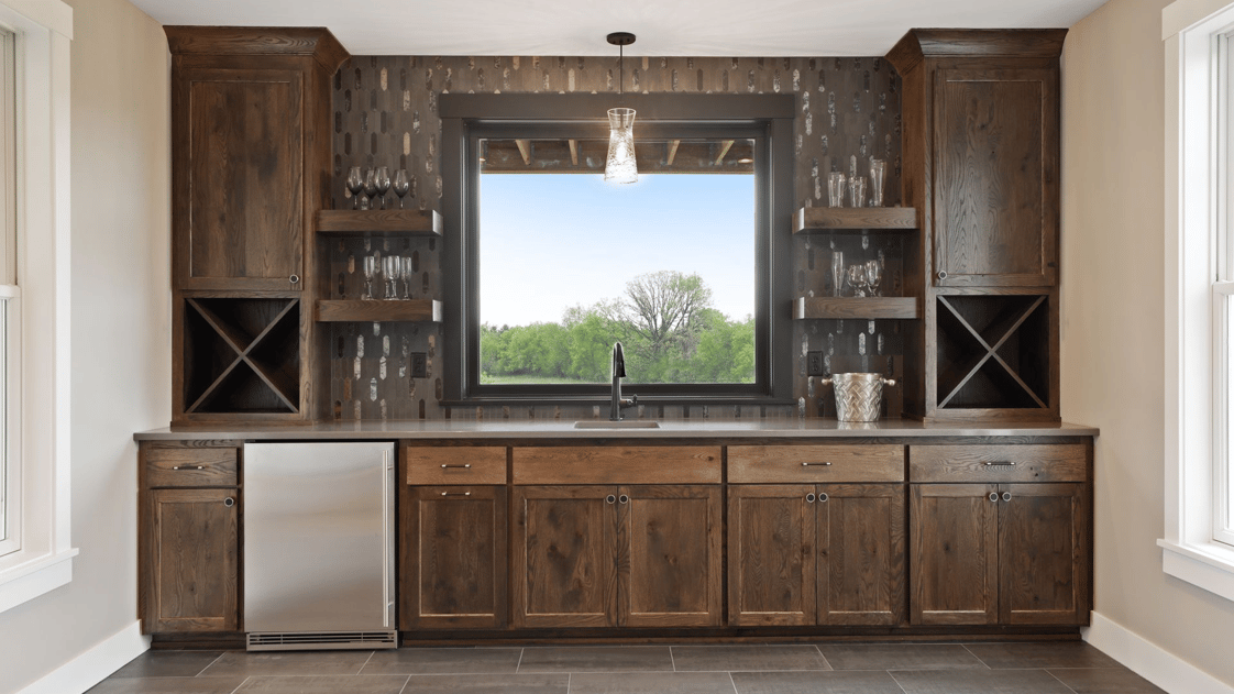 Minneapolis Wet Bar with Picture Window